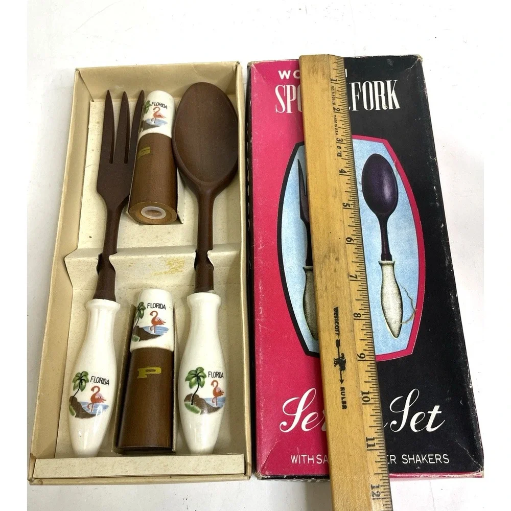 VTG Wooden Salad Serving Utensils Flamingo‎ Florida Salt Pepper Shakers NOS